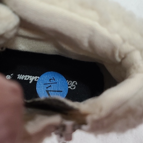 Tommy Bahama Womens Sneakers Black White Plaid Laces Zips Faux Fur Trim Sz 7.5 - Picture 4 of 12